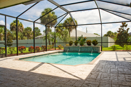  sheltered swimming pool